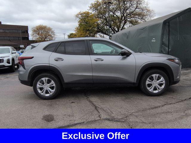 used 2025 Chevrolet Trax car, priced at $19,999