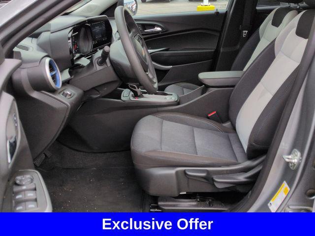 used 2025 Chevrolet Trax car, priced at $19,999