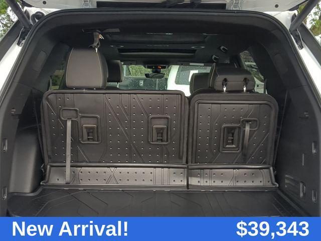 used 2023 Chevrolet Traverse car, priced at $39,343