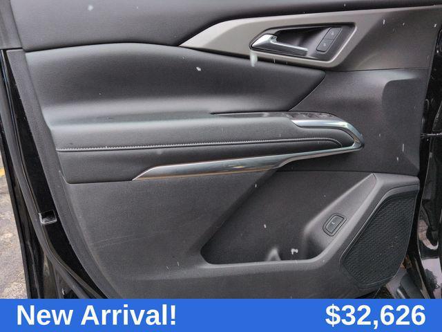used 2024 Chevrolet Traverse car, priced at $32,626