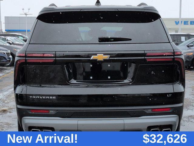 used 2024 Chevrolet Traverse car, priced at $32,626