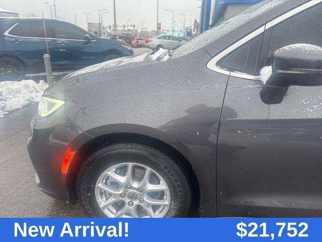 used 2022 Chrysler Pacifica car, priced at $21,752
