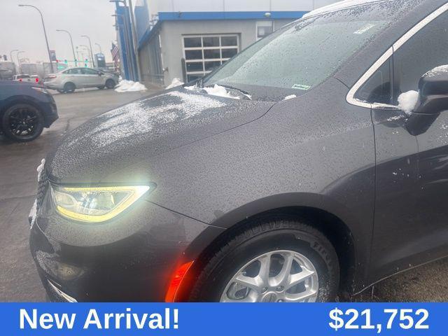 used 2022 Chrysler Pacifica car, priced at $21,752