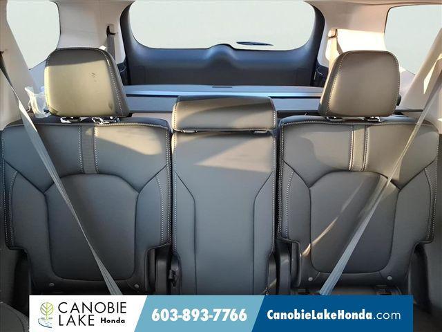 new 2025 Honda Pilot car, priced at $43,743