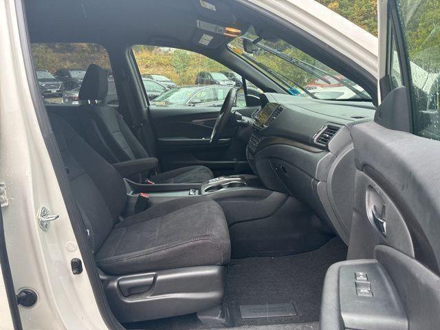 used 2022 Honda Pilot car, priced at $29,998