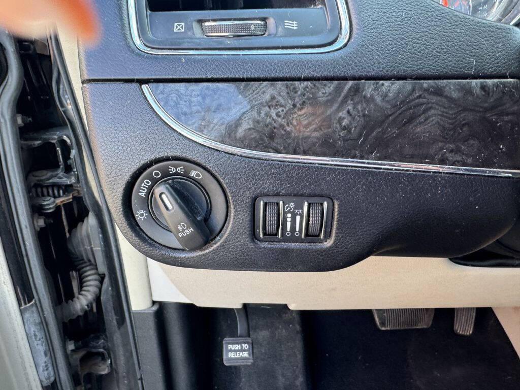 used 2015 Chrysler Town & Country car, priced at $5,995