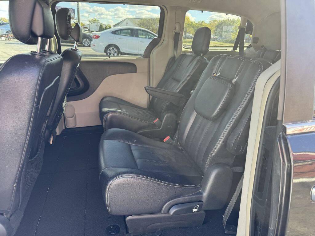 used 2015 Chrysler Town & Country car, priced at $5,995