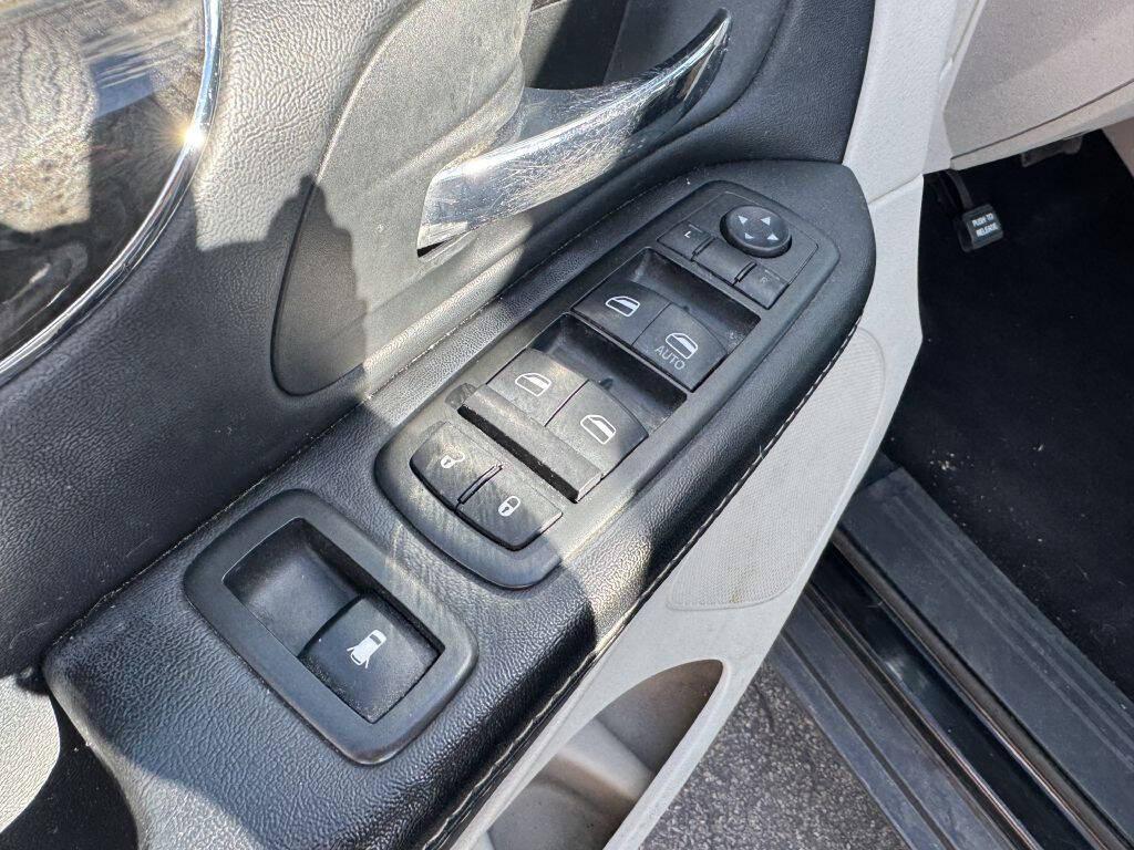 used 2015 Chrysler Town & Country car, priced at $5,995