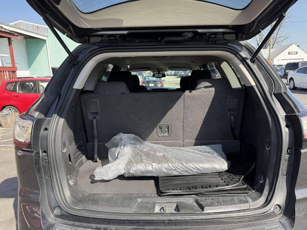 used 2017 Chevrolet Traverse car, priced at $6,500