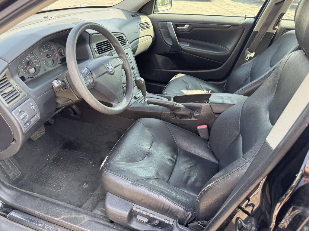 used 2002 Volvo S60 car, priced at $2,995