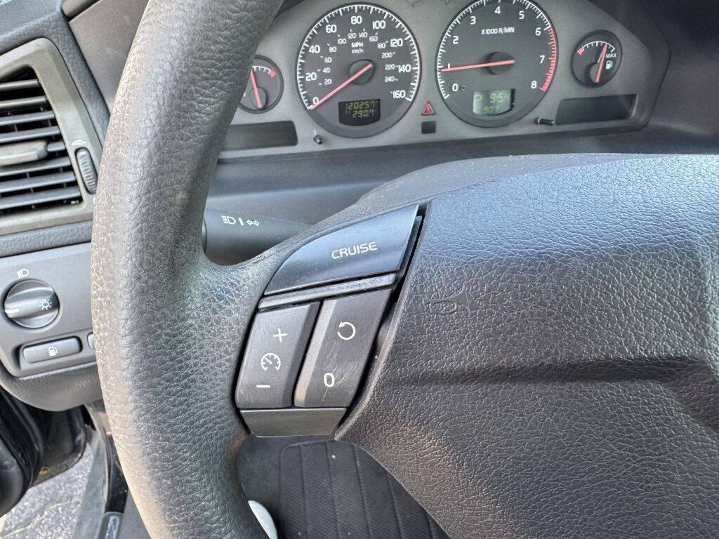 used 2002 Volvo S60 car, priced at $2,995