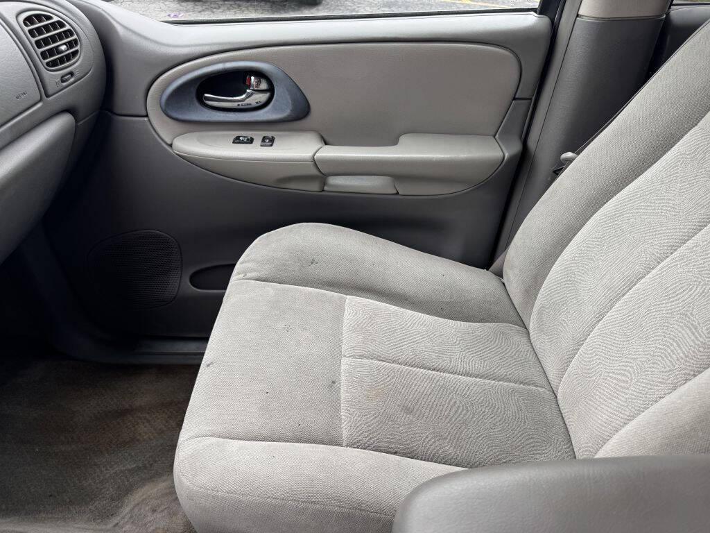used 2005 Chevrolet TrailBlazer car, priced at $3,995
