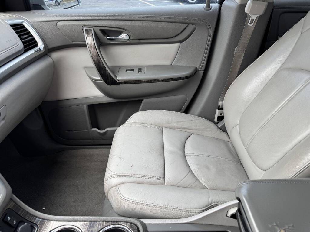 used 2015 GMC Acadia car, priced at $3,995