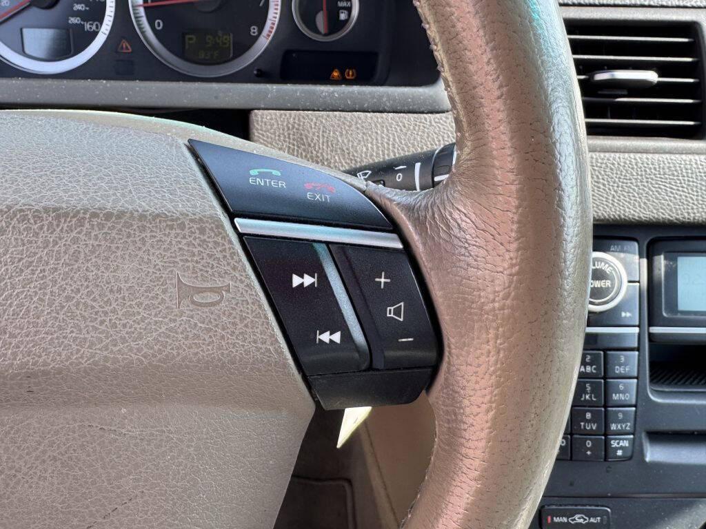 used 2011 Volvo XC90 car, priced at $3,500