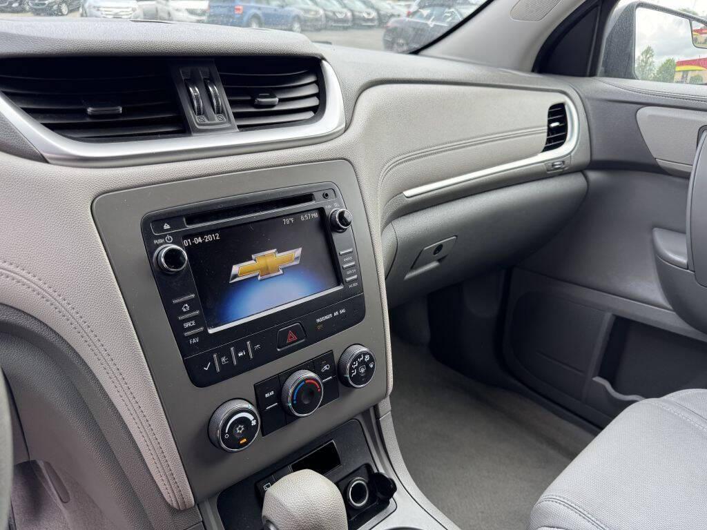 used 2014 Chevrolet Traverse car, priced at $5,995
