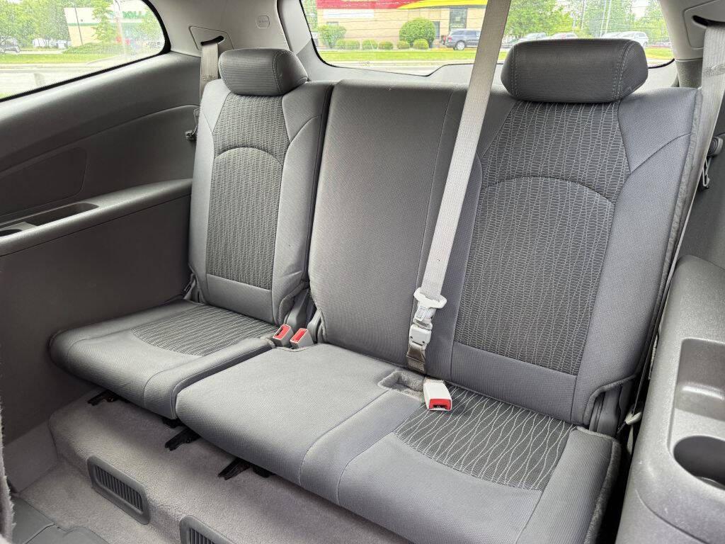 used 2014 Chevrolet Traverse car, priced at $5,995