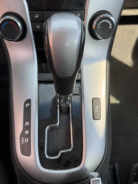 used 2014 Chevrolet Cruze car, priced at $5,500