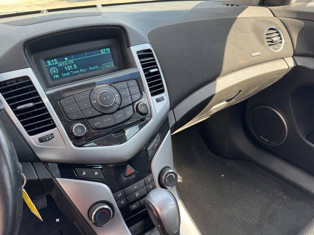 used 2014 Chevrolet Cruze car, priced at $5,500