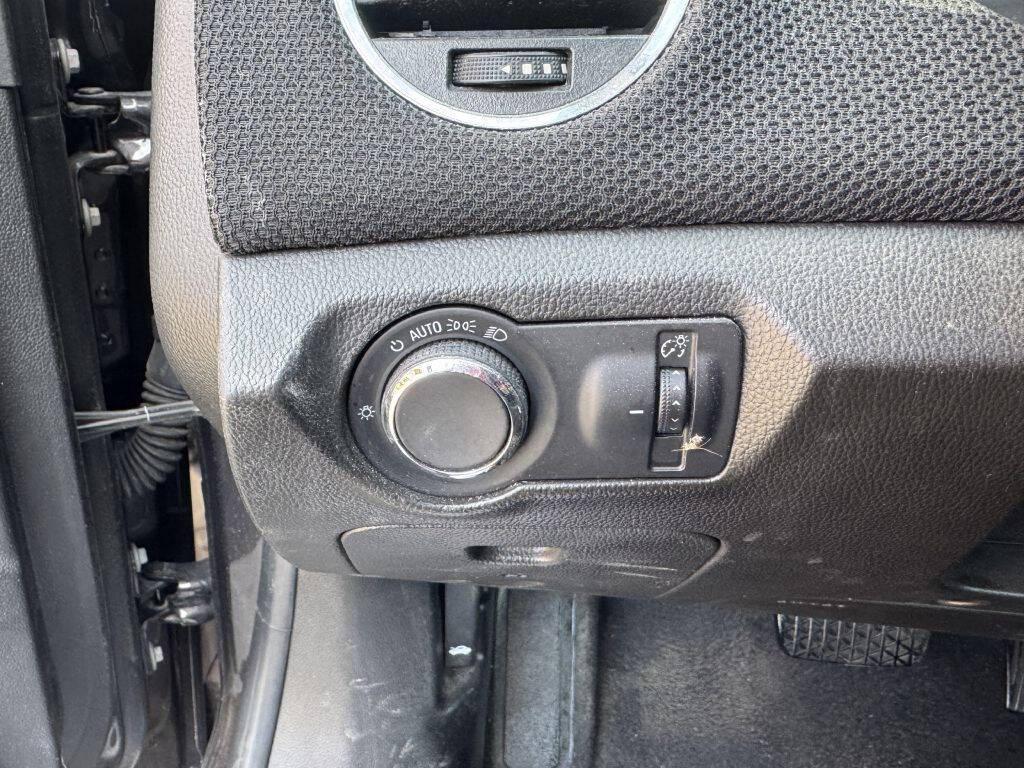 used 2014 Chevrolet Cruze car, priced at $5,500