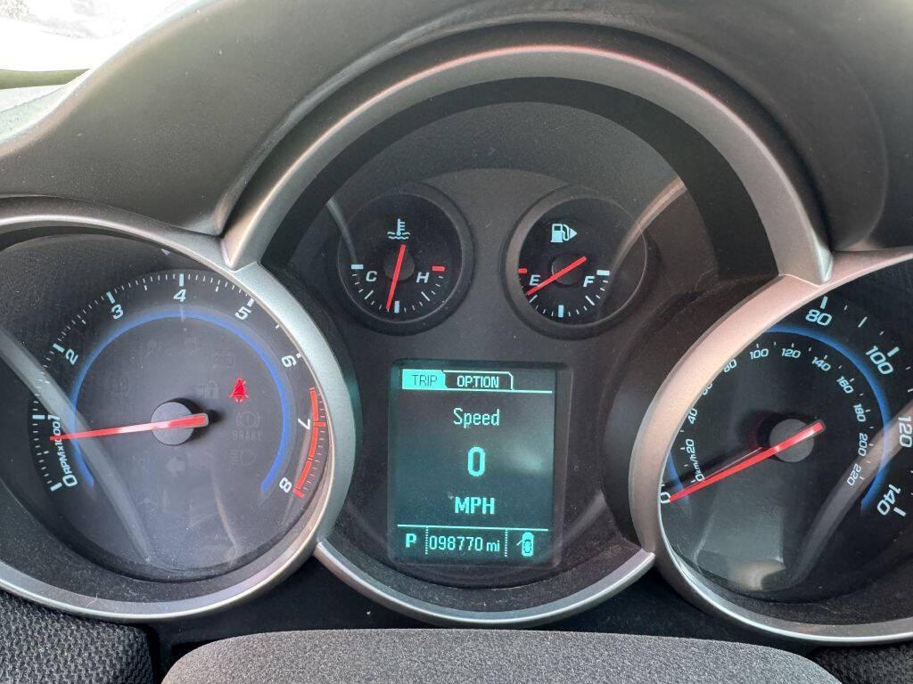 used 2014 Chevrolet Cruze car, priced at $5,500