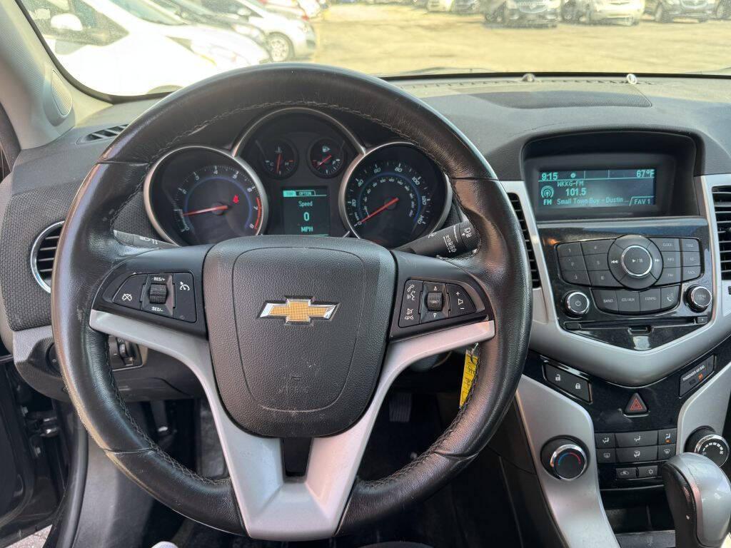 used 2014 Chevrolet Cruze car, priced at $5,500