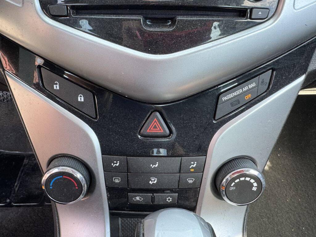 used 2014 Chevrolet Cruze car, priced at $5,500