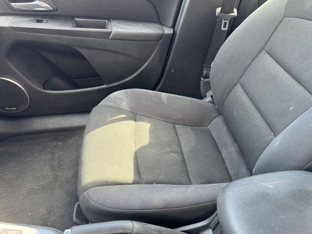 used 2014 Chevrolet Cruze car, priced at $5,500