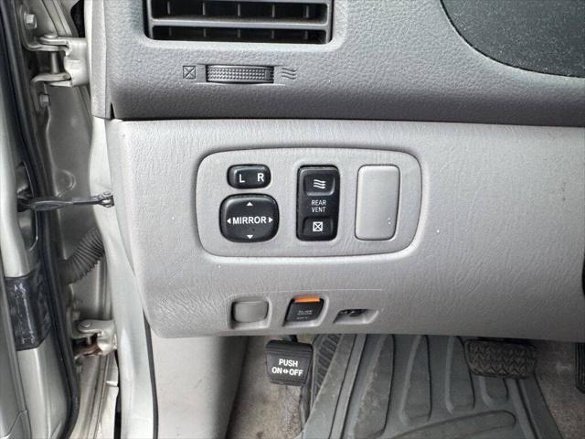 used 2007 Toyota Sienna car, priced at $4,500