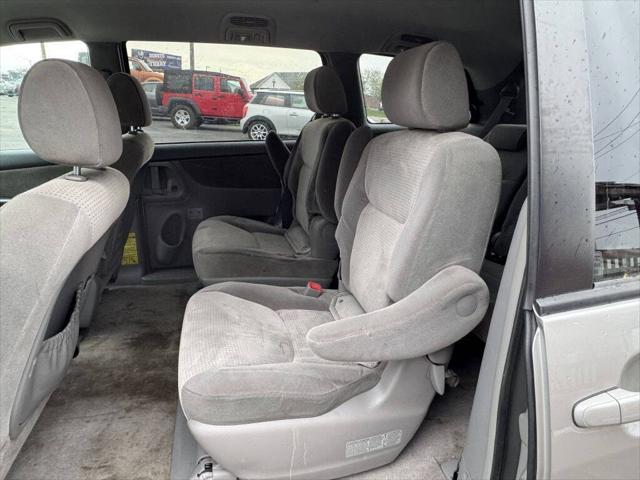 used 2007 Toyota Sienna car, priced at $4,500