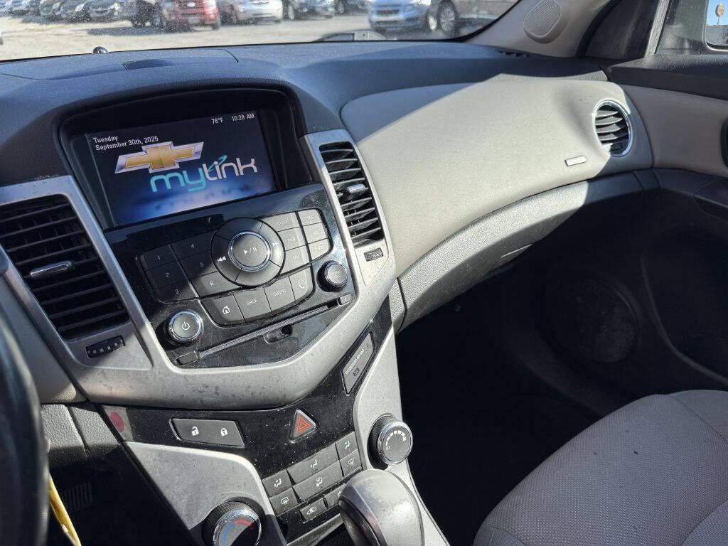 used 2014 Chevrolet Cruze car, priced at $3,995