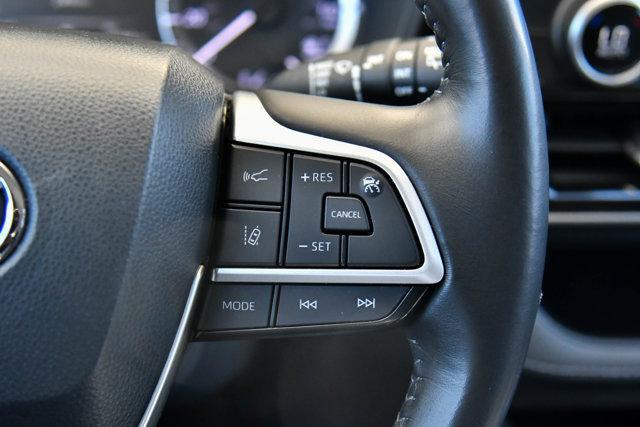used 2023 Toyota Highlander car, priced at $33,898