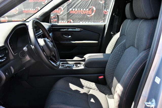 used 2025 Honda Pilot car, priced at $37,500