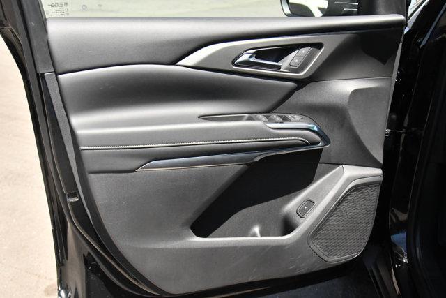 used 2025 Chevrolet Traverse car, priced at $38,999