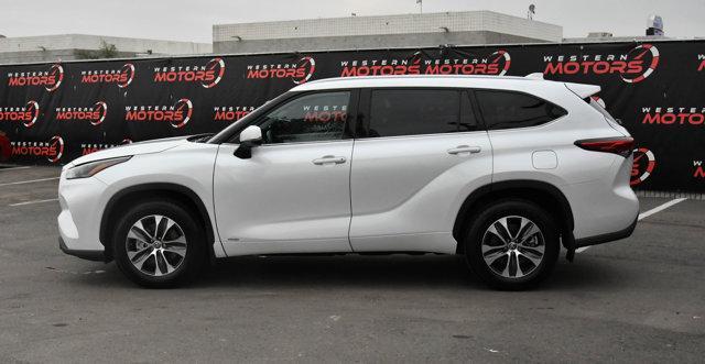 used 2022 Toyota Highlander Hybrid car, priced at $37,500