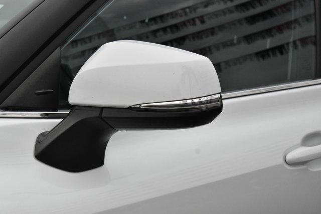 used 2022 Toyota Highlander Hybrid car, priced at $37,500