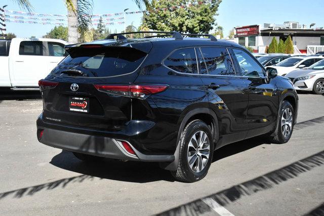 used 2021 Toyota Highlander car, priced at $29,788