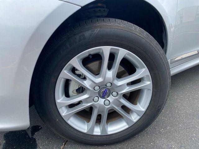 used 2016 Volvo XC60 car, priced at $13,992