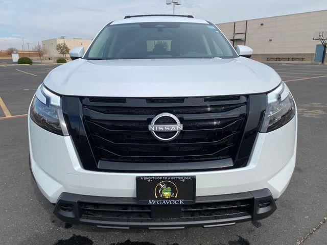new 2025 Nissan Pathfinder car, priced at $35,421