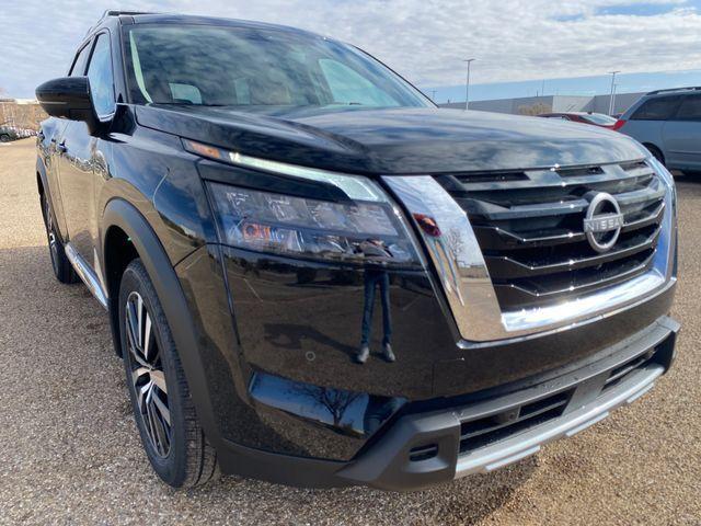 new 2025 Nissan Pathfinder car, priced at $43,638