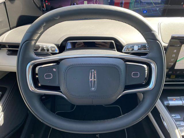 used 2025 Lincoln Nautilus car, priced at $46,992