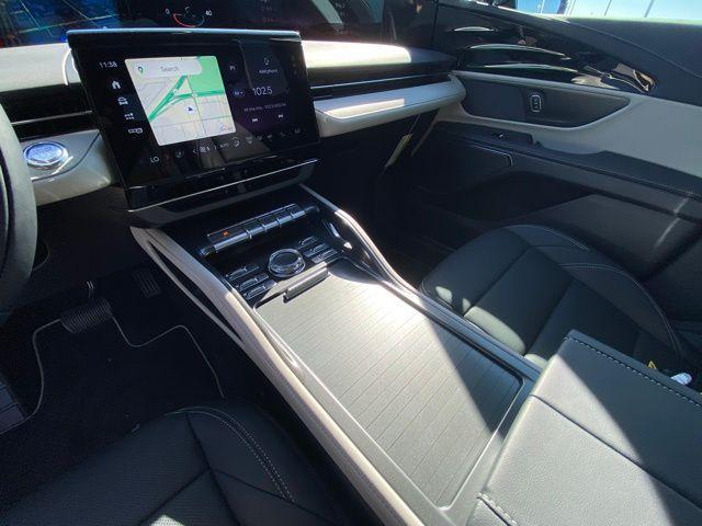 used 2025 Lincoln Nautilus car, priced at $46,992