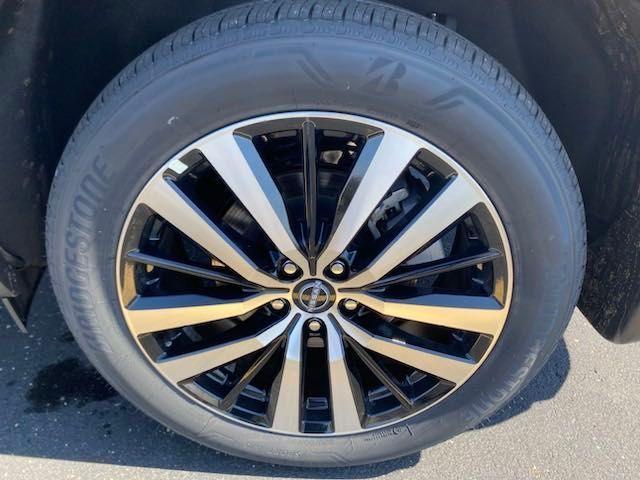 new 2025 Nissan Pathfinder car, priced at $43,638