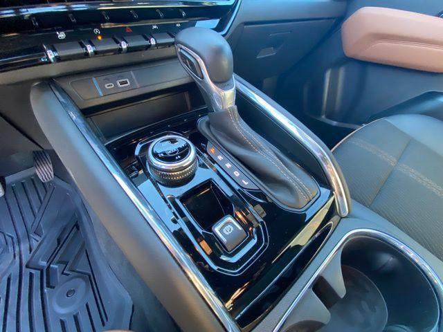 used 2024 GMC Canyon car, priced at $43,492