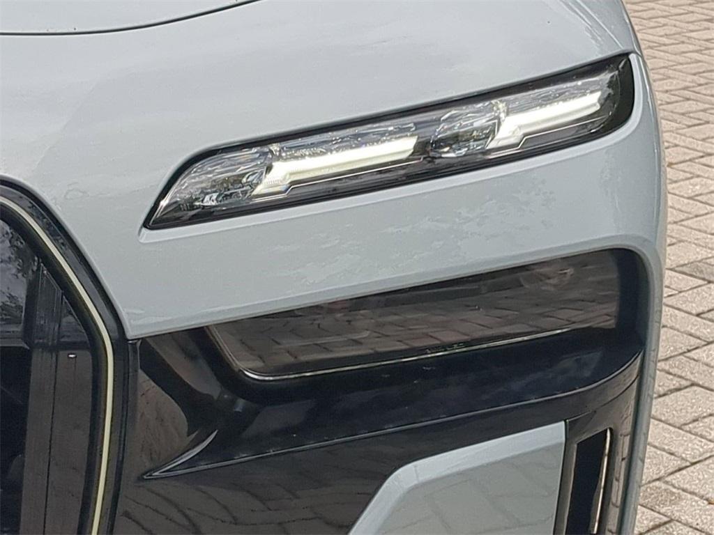 new 2025 BMW 760 car, priced at $133,930
