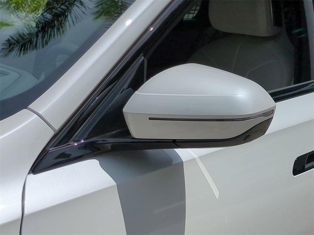 new 2025 BMW 750e car, priced at $118,085