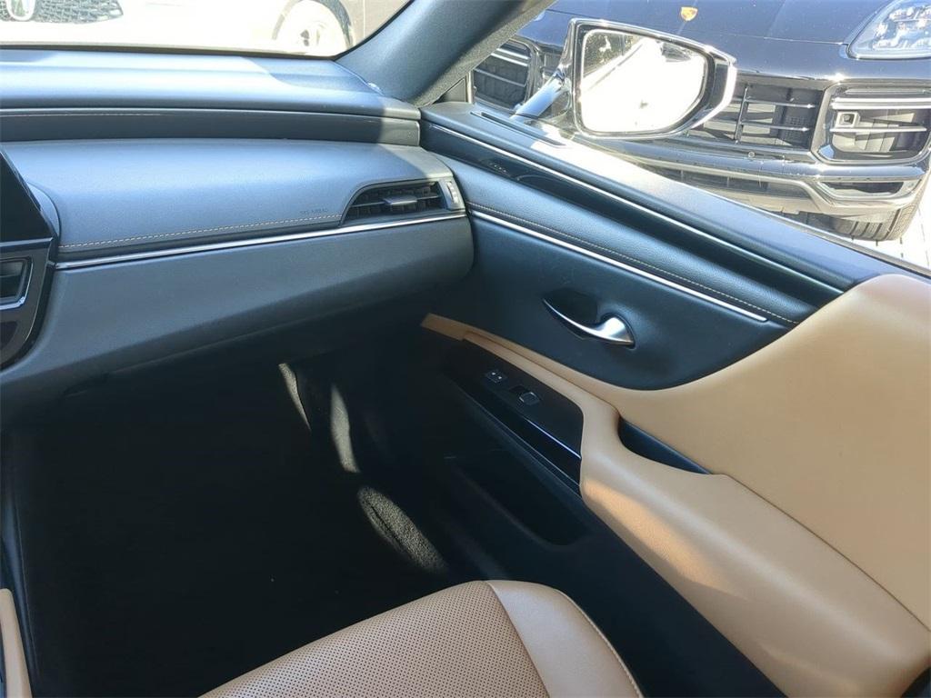 used 2022 Lexus ES 350 car, priced at $32,997