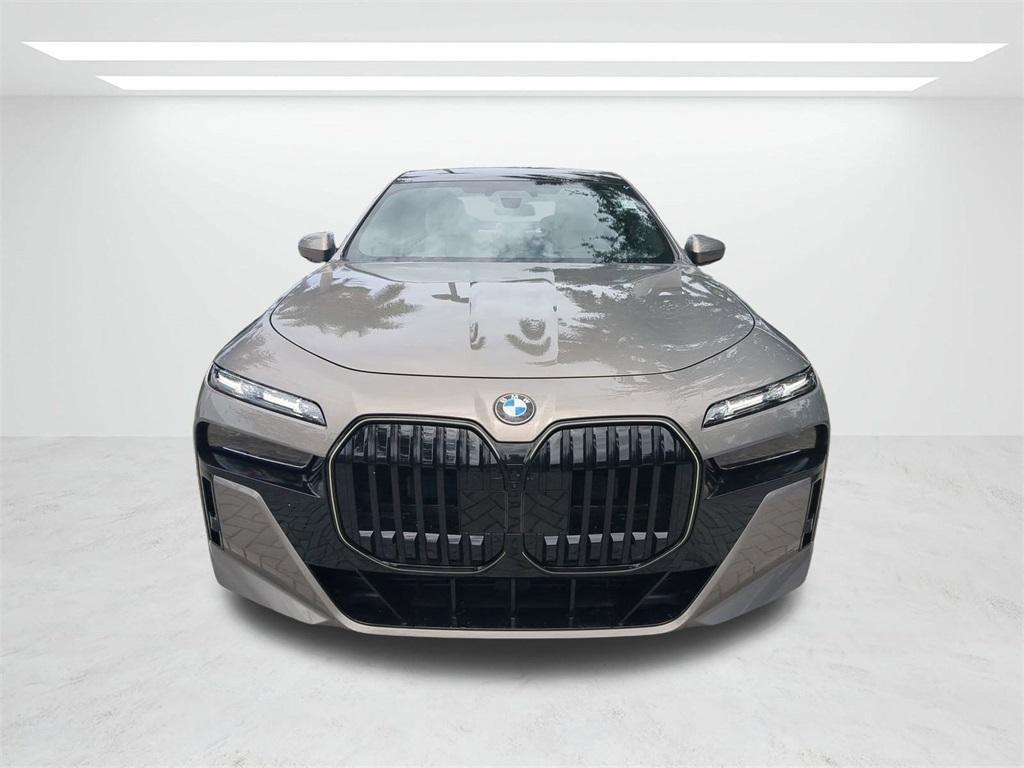 new 2025 BMW 760 car, priced at $132,825