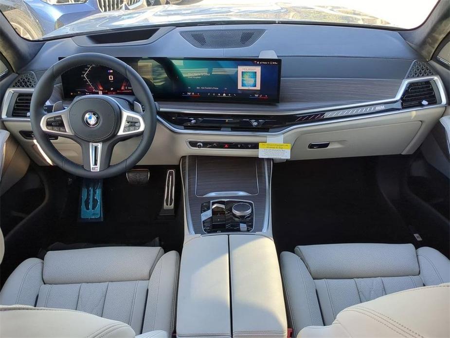 new 2025 BMW X7 car, priced at $116,570