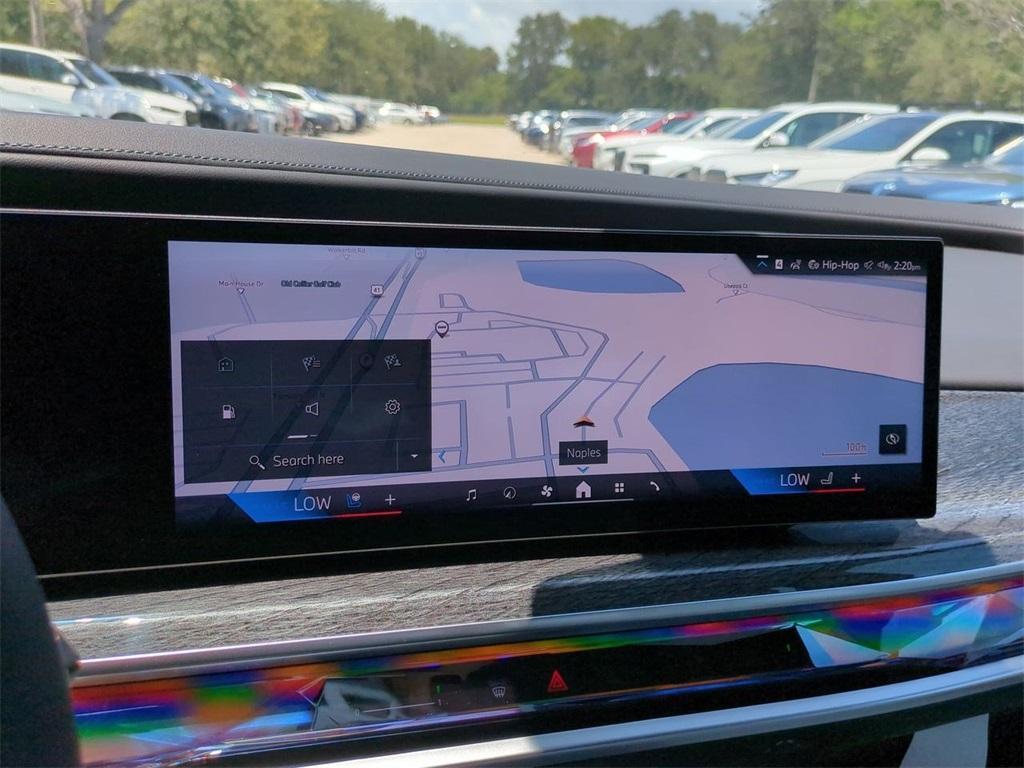 new 2025 BMW 760 car, priced at $132,825