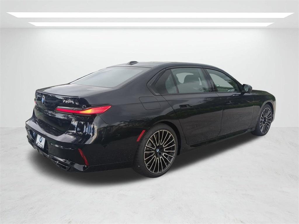 new 2025 BMW 760 car, priced at $132,825